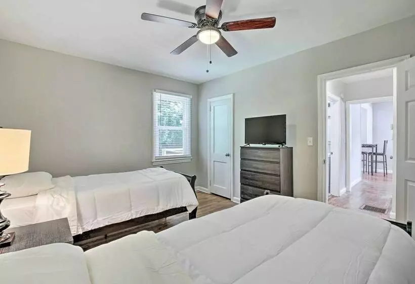 Family Friendly Atlanta Home ~ 3 Mi To Downtown!