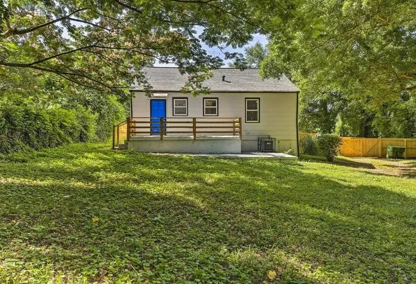 Family Friendly Atlanta Home ~ 3 Mi To Downtown!