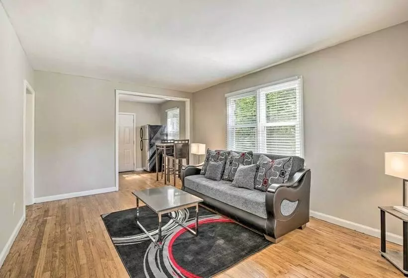 Family Friendly Atlanta Home ~ 3 Mi To Downtown!