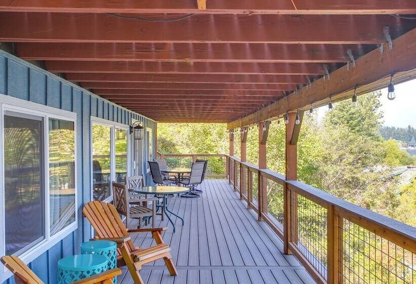 Hillside Home W/ Dock ~ 8 Mi To Coeur D Alene!