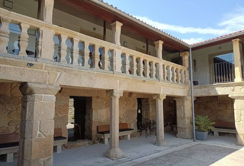 هتل Casa Das Capelas