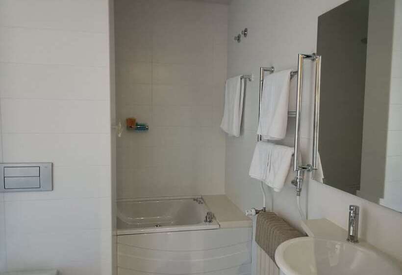 هتل Casa Das Capelas