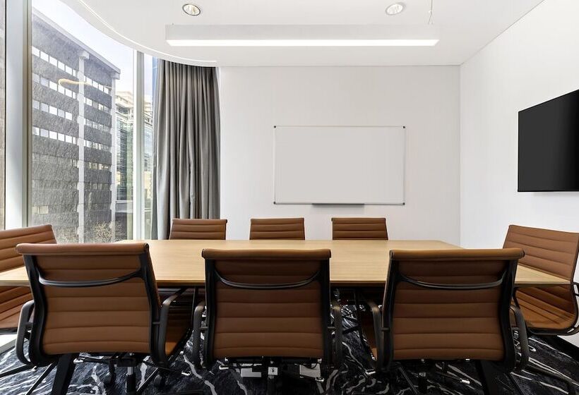 בית מלון כפרי Citadines Walker North Sydney