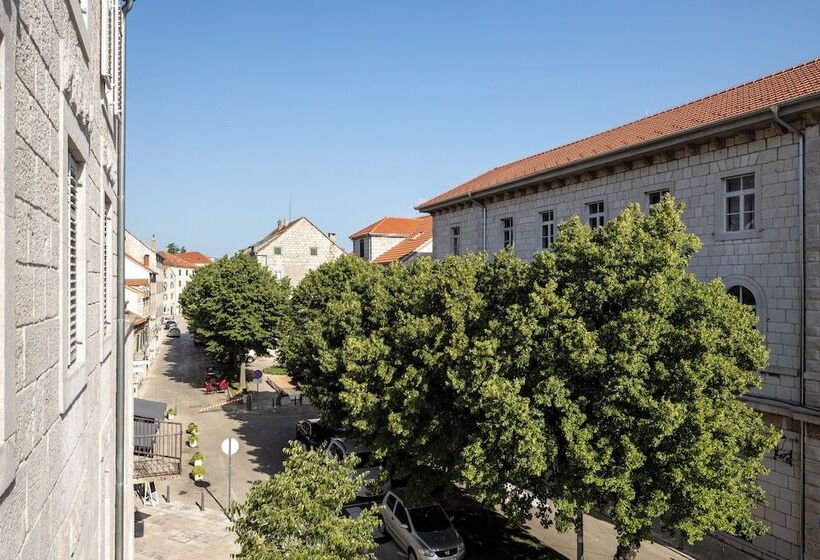 Отель Emotheo Heritage