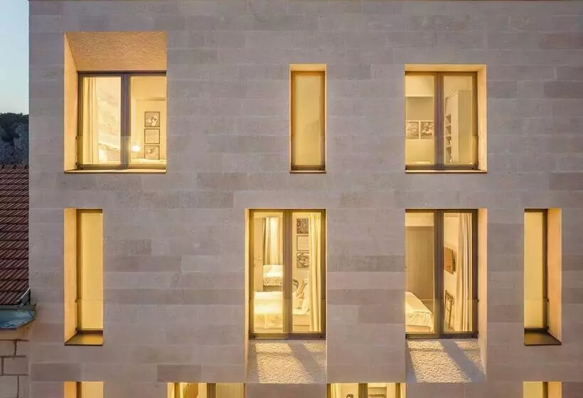 Hotelli Emotheo Heritage