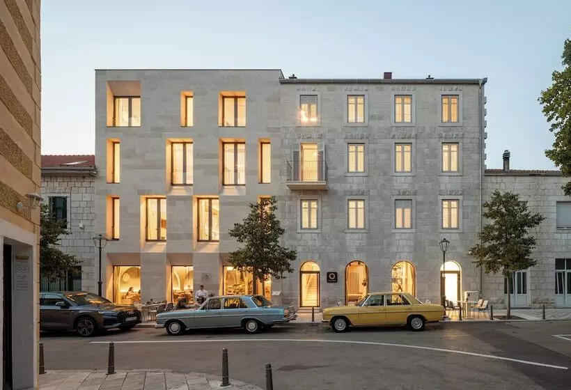 Hotelli Emotheo Heritage