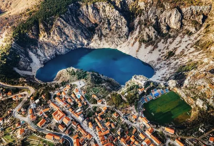 Hotelli Emotheo Heritage