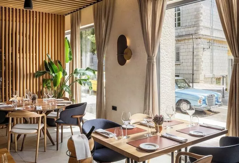 Hotelli Emotheo Heritage