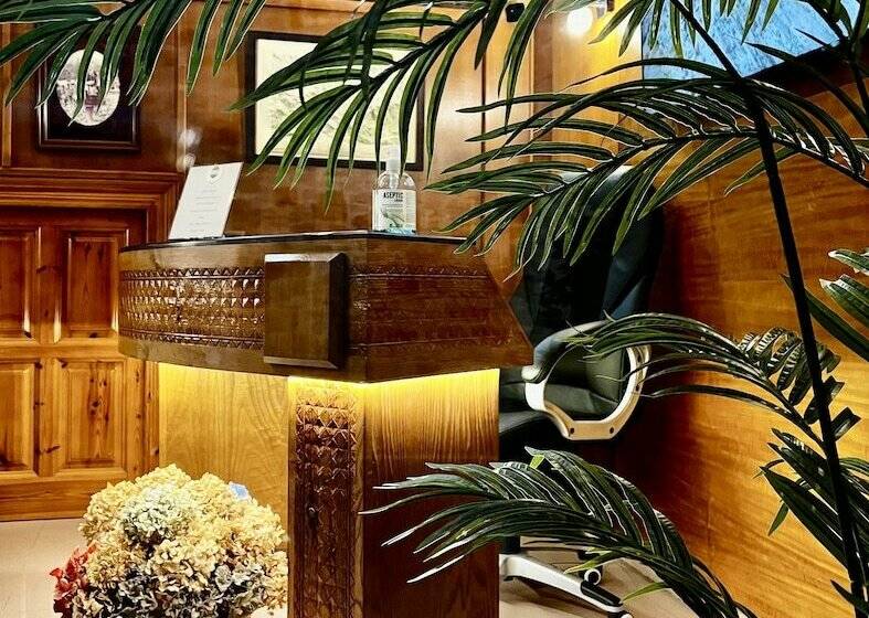 Отель La Rivera