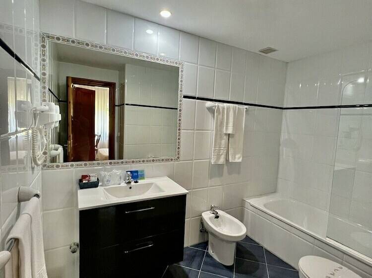 Отель La Rivera