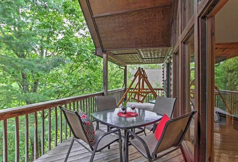 Idyllic Cabin W/ Hot Tub < 2 Mi To Dollywood!