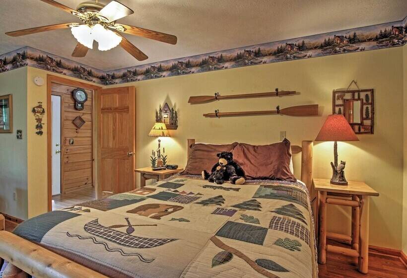 Idyllic Cabin W/ Hot Tub < 2 Mi To Dollywood!