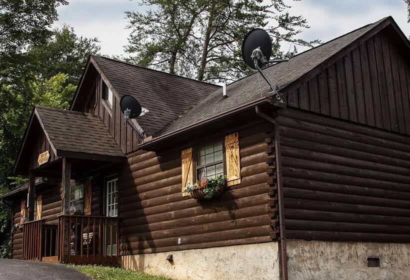 Idyllic Cabin W/ Hot Tub < 2 Mi To Dollywood!