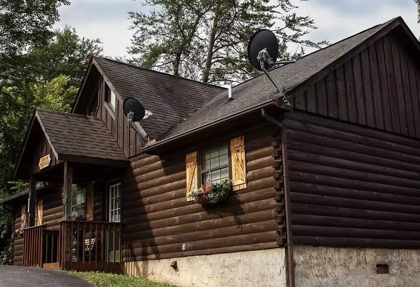 Idyllic Cabin W/ Hot Tub < 2 Mi To Dollywood!