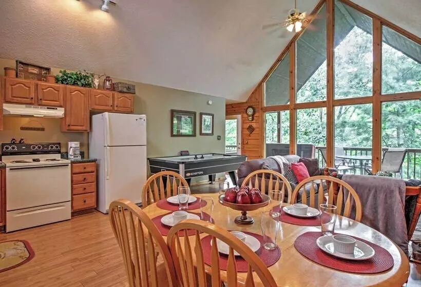 Idyllic Cabin W/ Hot Tub < 2 Mi To Dollywood!