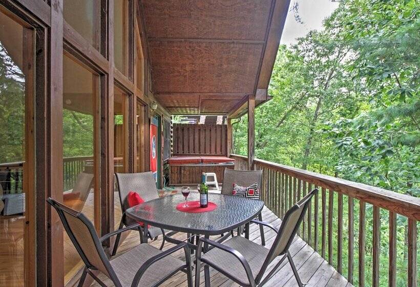 Idyllic Cabin W/ Hot Tub < 2 Mi To Dollywood!