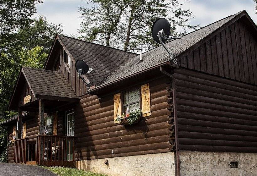 Idyllic Cabin W/ Hot Tub < 2 Mi To Dollywood!
