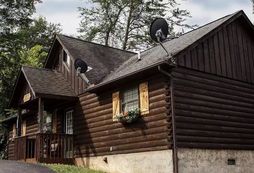 Idyllic Cabin W/ Hot Tub < 2 Mi To Dollywood!