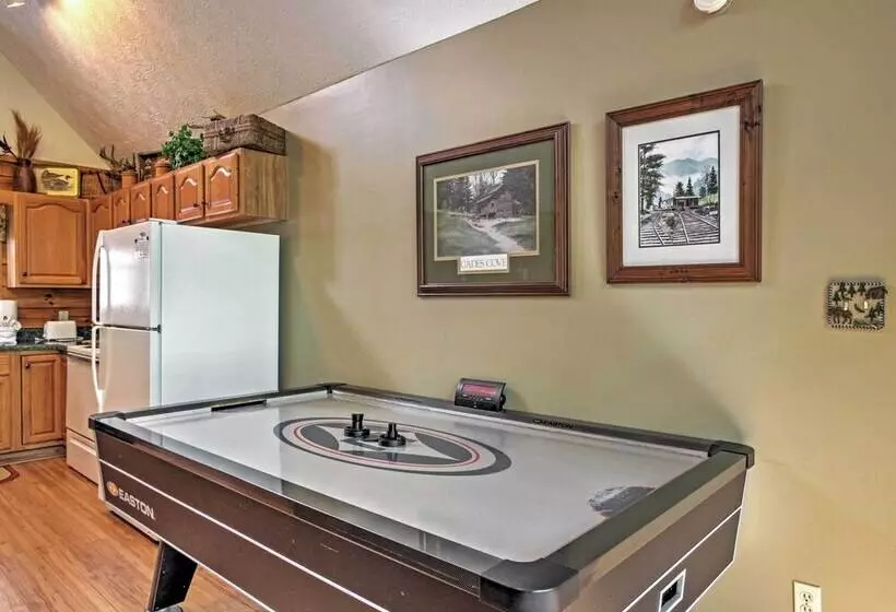 Idyllic Cabin W/ Hot Tub < 2 Mi To Dollywood!