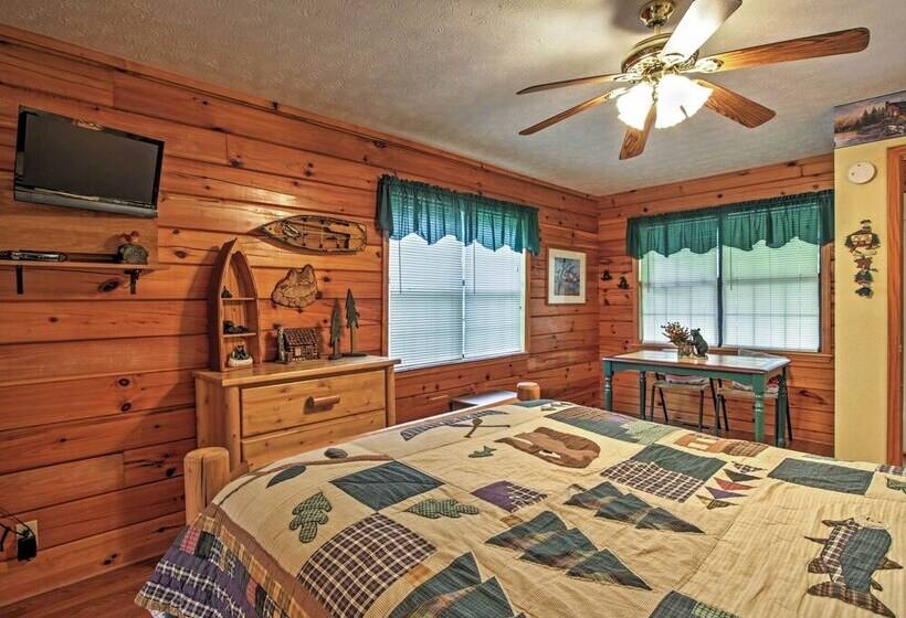 Idyllic Cabin W/ Hot Tub < 2 Mi To Dollywood!