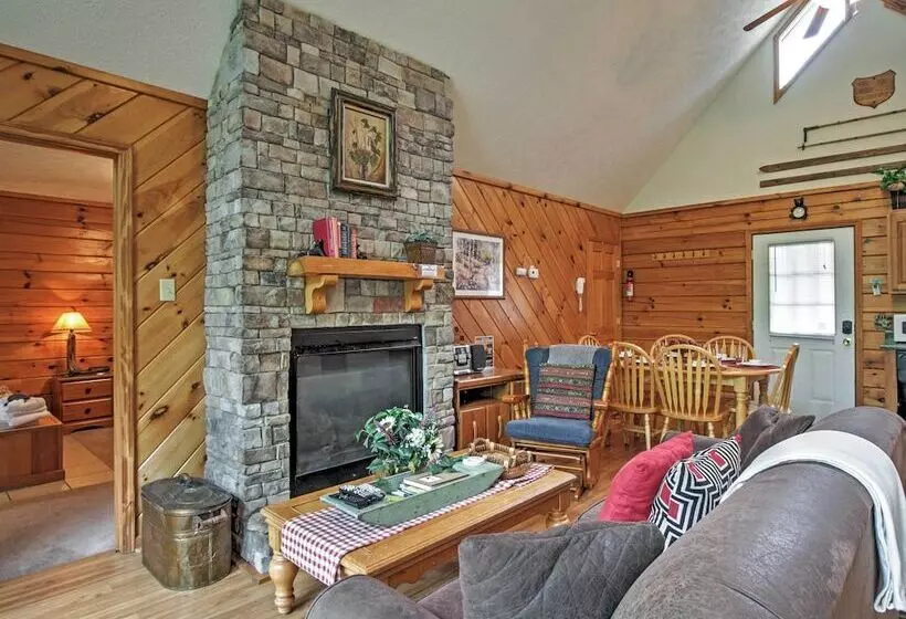 Idyllic Cabin W/ Hot Tub < 2 Mi To Dollywood!