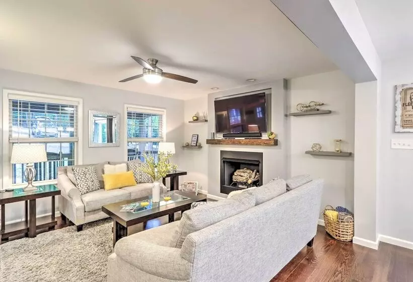 Warne Retreat W/ Hot Tub & Fire Pit!