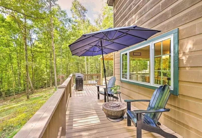 Warne Retreat W/ Hot Tub & Fire Pit!