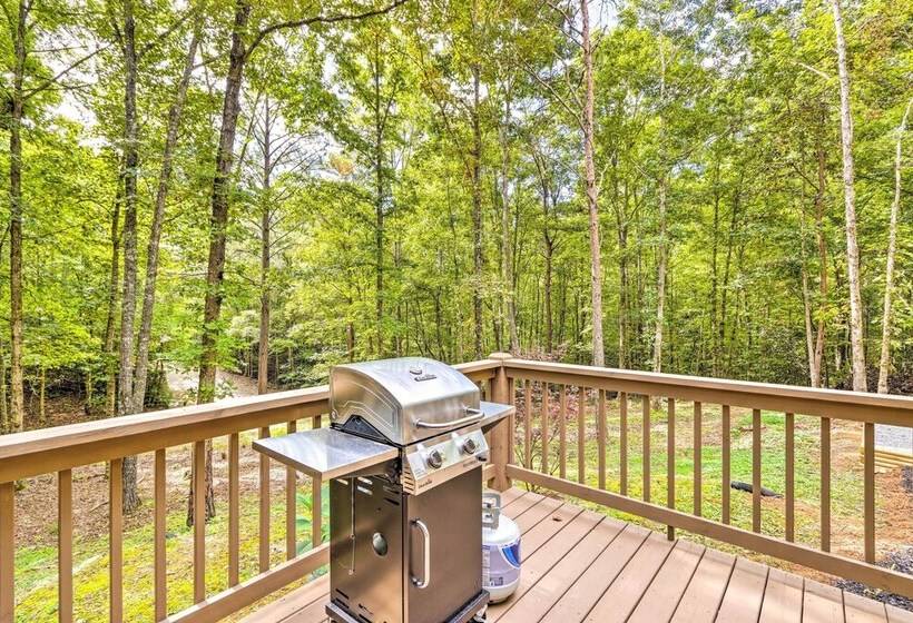 Warne Retreat W/ Hot Tub & Fire Pit!