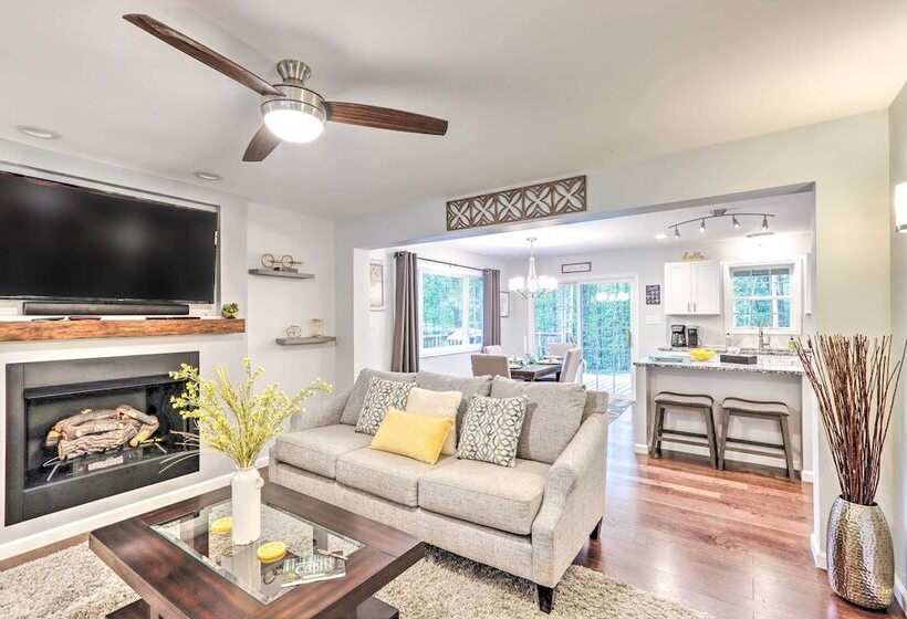 Warne Retreat W/ Hot Tub & Fire Pit!