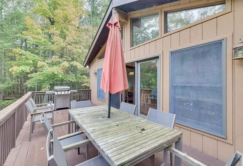 Swim, Hike & Unwind: Resort Cabin In Lake Ariel!