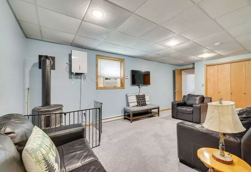 Swim, Hike & Unwind: Resort Cabin In Lake Ariel!