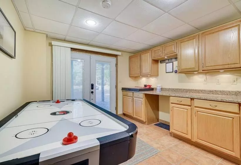 Swim, Hike & Unwind: Resort Cabin In Lake Ariel!