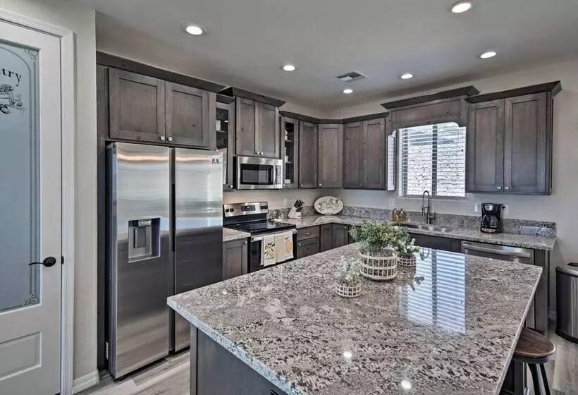 Luxe Home W/ Ohv Access, 5 Mi To Lake Mohave!