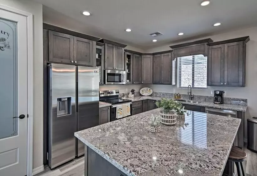 Luxe Home W/ Ohv Access, 5 Mi To Lake Mohave!