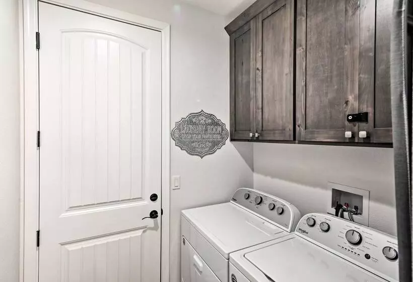 Luxe Home W/ Ohv Access, 5 Mi To Lake Mohave!