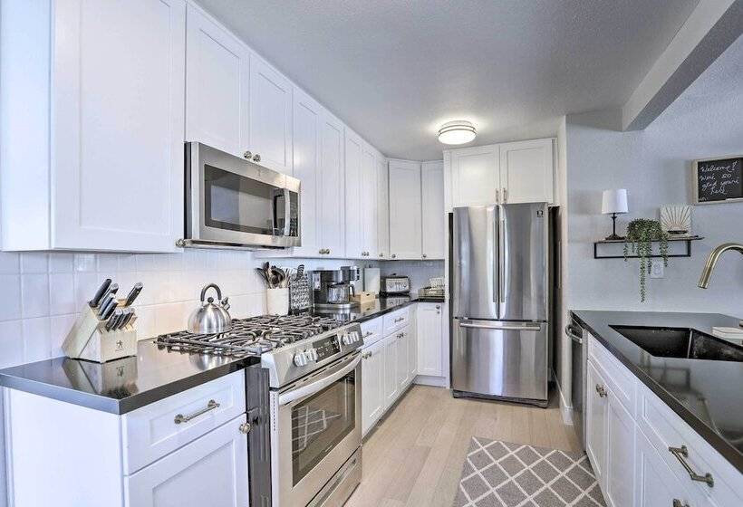 Midtown Reno Oasis W/ Private Hot Tub & Fire Pit