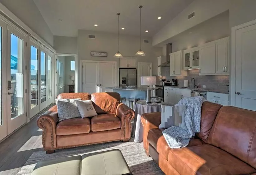 Modern Lake Travis Haven W/ Resort Amenities!