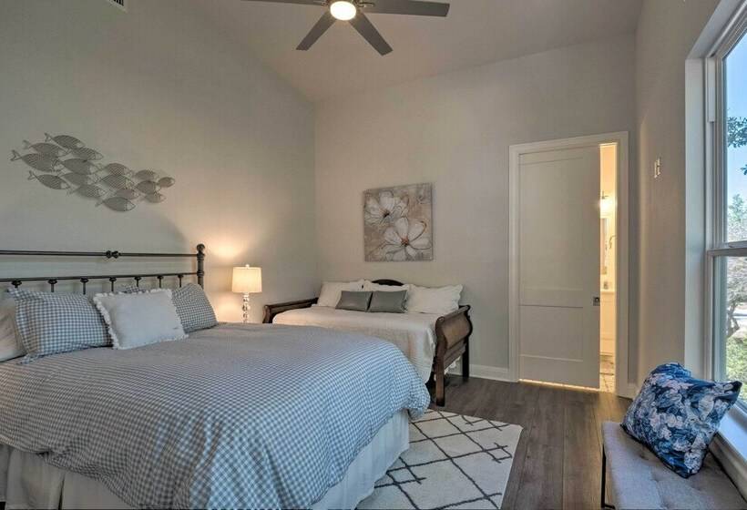 Modern Lake Travis Haven W/ Resort Amenities!