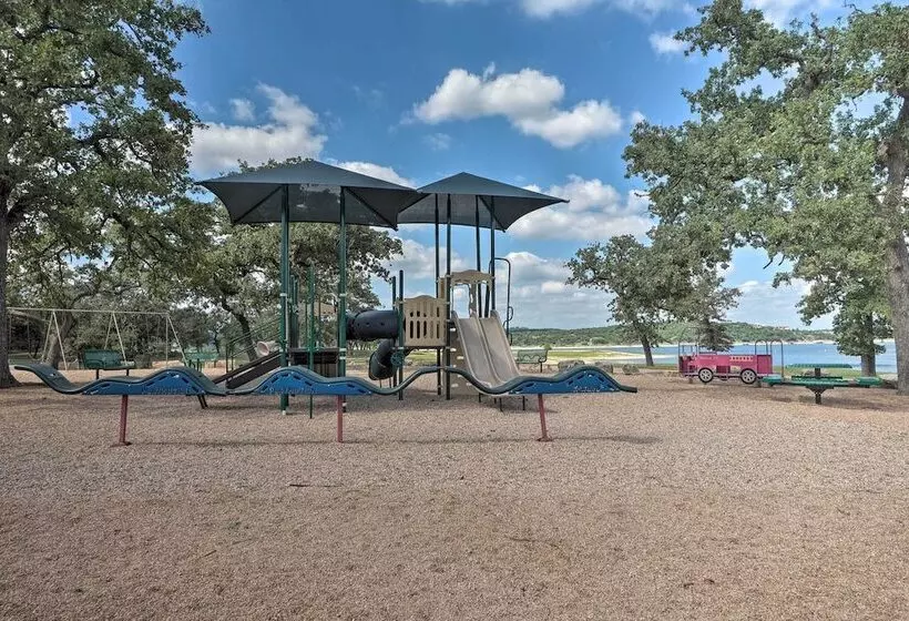 Modern Lake Travis Haven W/ Resort Amenities!