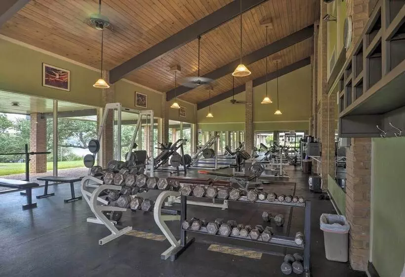 Modern Lake Travis Haven W/ Resort Amenities!