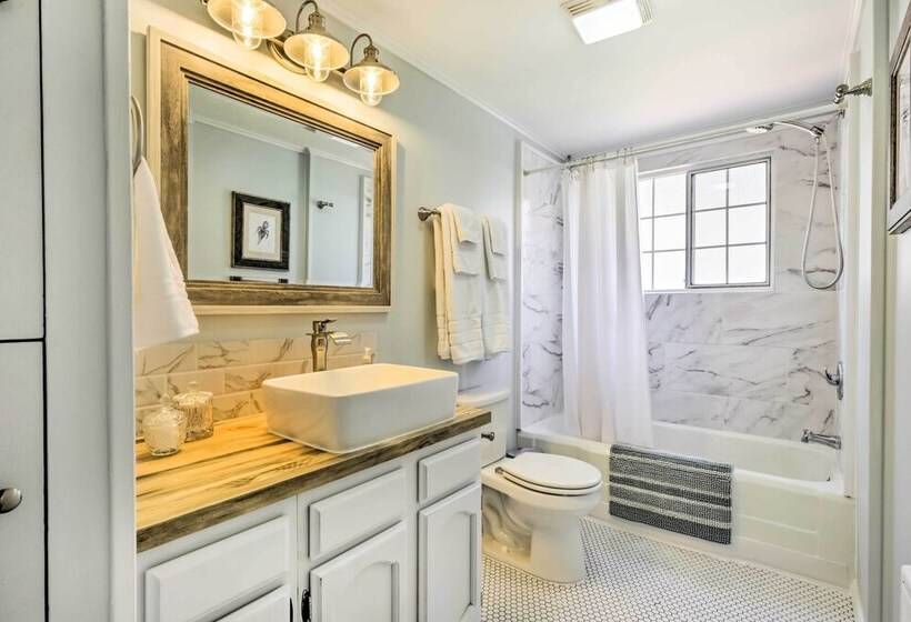 Salty Dog Cottage In Netarts W/ Deck