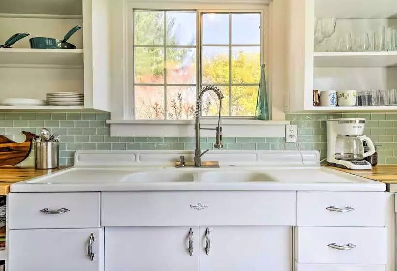 Salty Dog Cottage  In Netarts W/ Deck