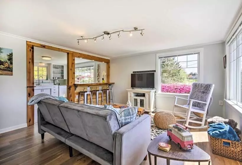 Salty Dog Cottage  In Netarts W/ Deck