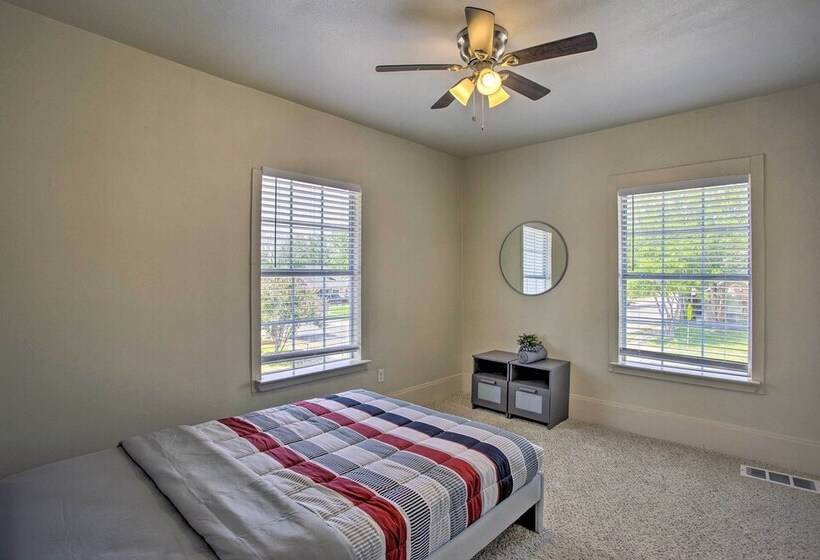 Pet Friendly Dallas Home: Close To Downtown!