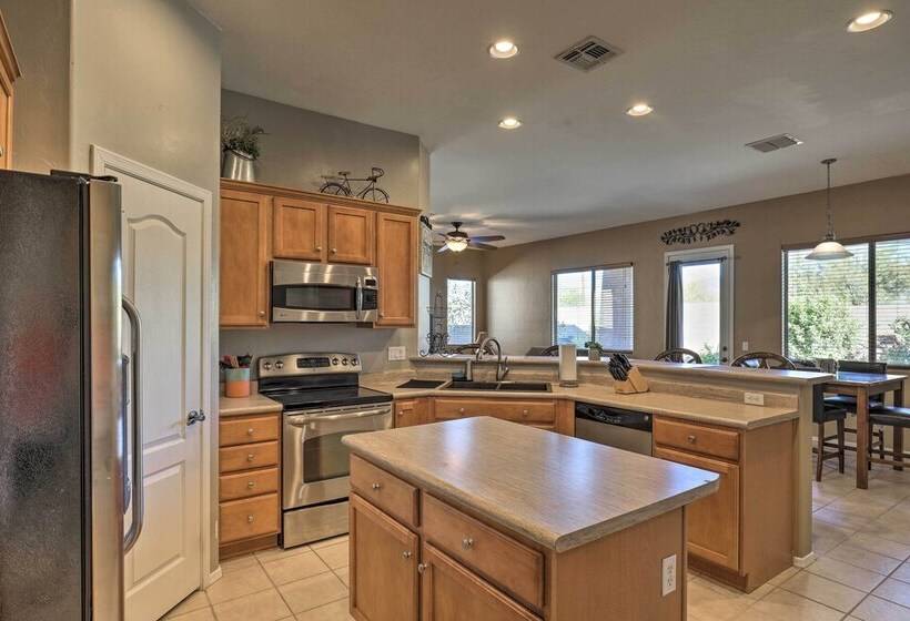 Pet Friendly Tucson Home W/ Patio & Mountain Views