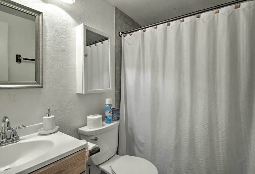 11 Mi To Rainbow Lake: Family Home W/ Large Yard