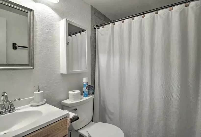 11 Mi To Rainbow Lake: Family Home W/ Large Yard