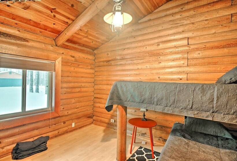 11 Mi To Rainbow Lake: Family Home W/ Large Yard