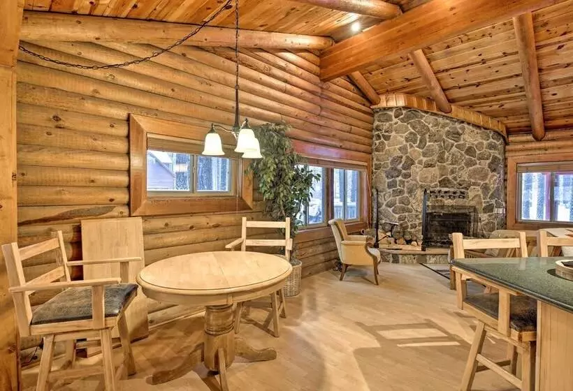 11 Mi To Rainbow Lake: Family Home W/ Large Yard