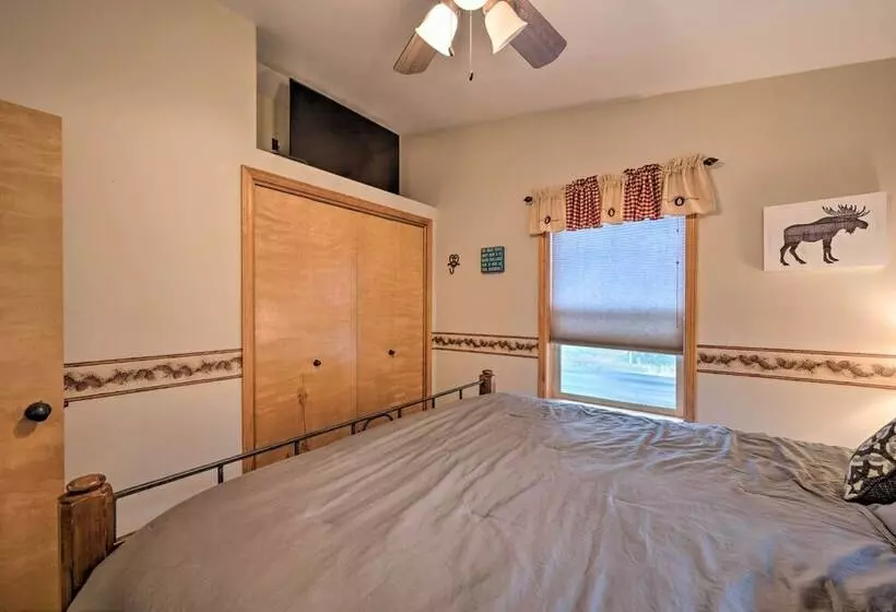Rustic Mccall Cabin W/ Private Hot Tub & Deck!